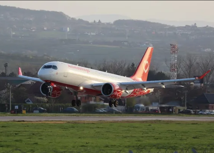 Airport: A new airline opens a Nice-Bucharest route