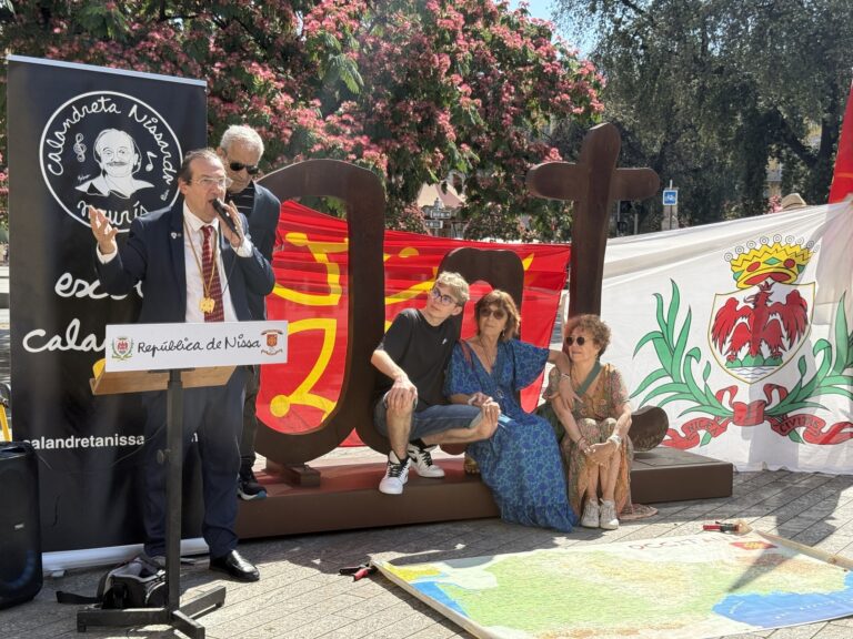 Cross tribute to Annie and Ben Vautier on the occasion of the Occitan National Festival