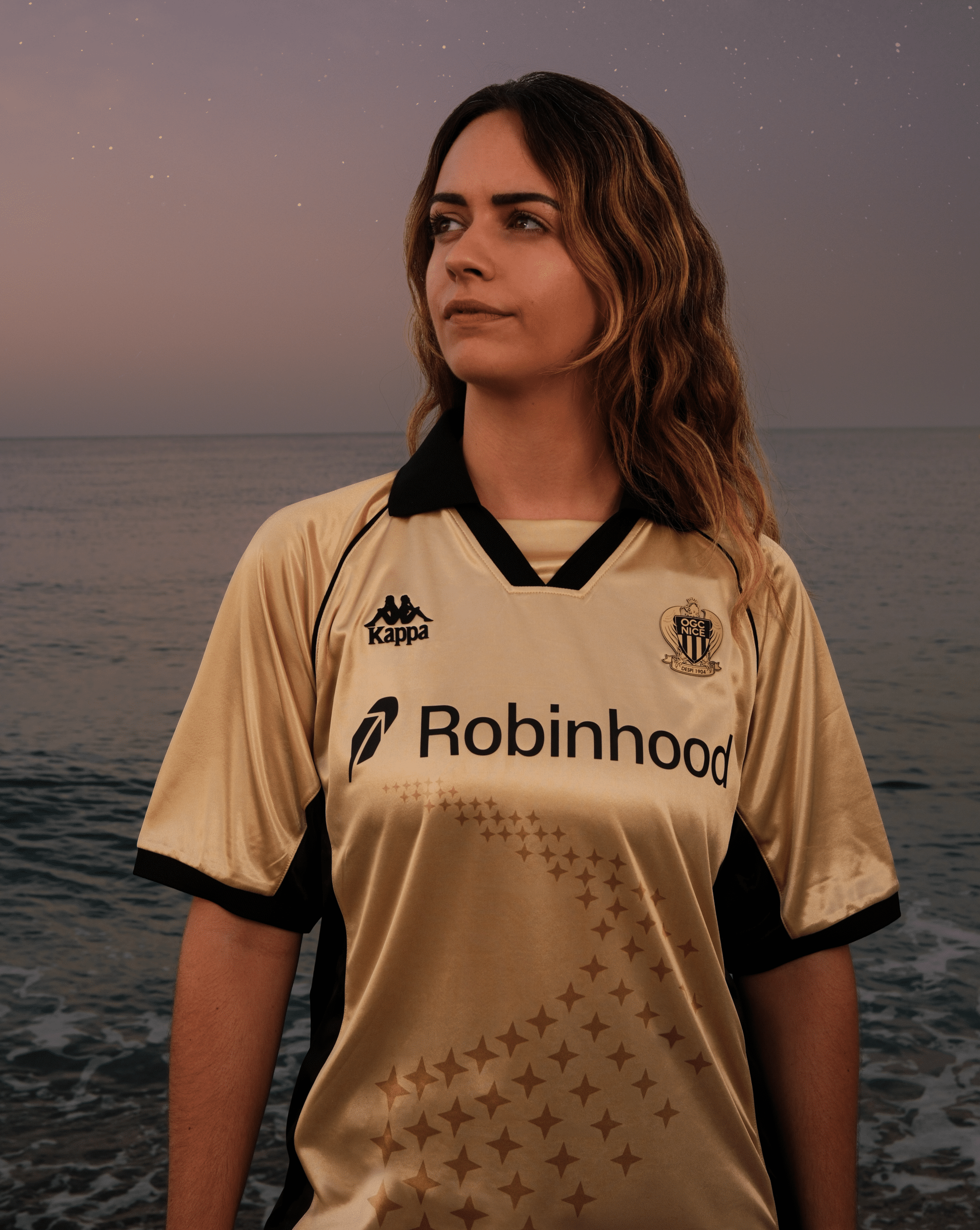 The new golden jersey of OGC Nice pays tribute to the 86 victims of the attack on July 14, 2016.