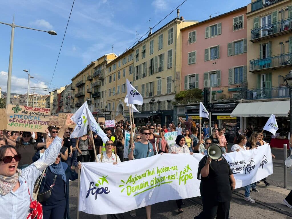 The FCPE 06 came to show its support for high school students and university students